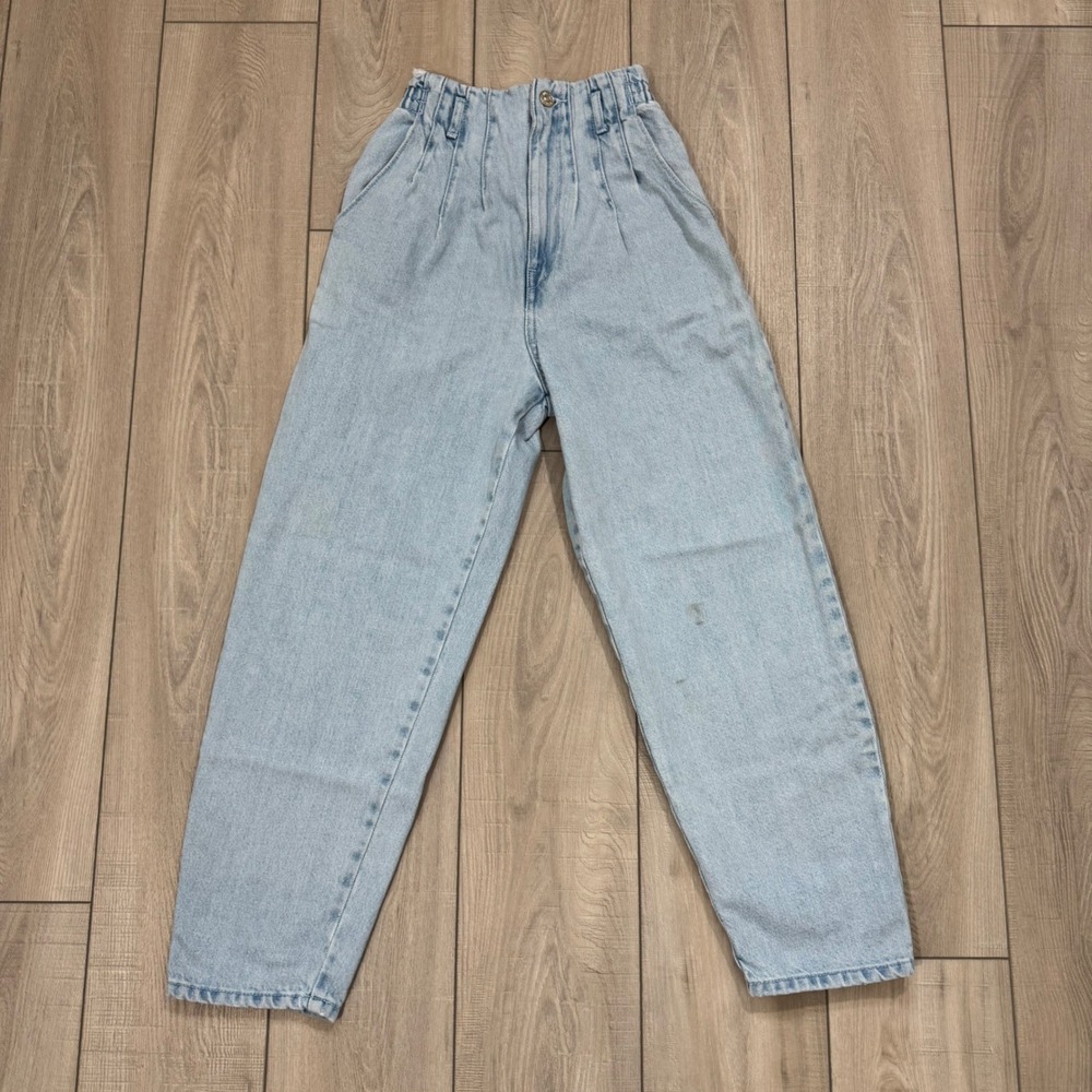 Zara Paperbag Waist Jeans Women Size 0 Light Wash Pleated High Rise Tapered Leg